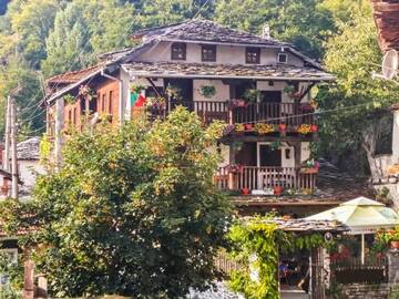 Фото номера Дом с 7 комнатами Дома для отпуска Traditional Style Villa Amidst Nature And Wildlife г. Delchevo 47